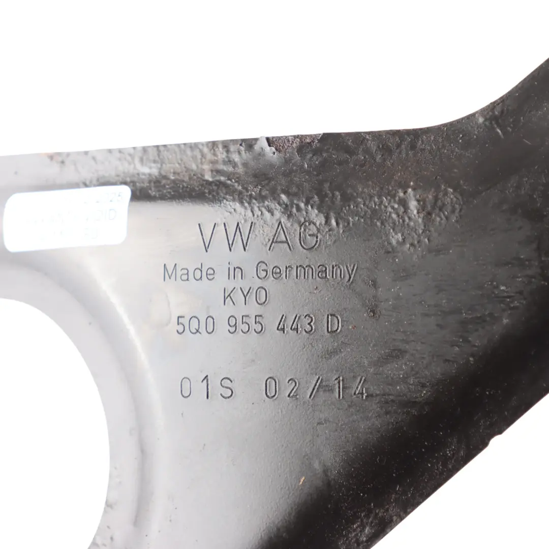 Volkswagen Golf Mk7 5G Wspornik Mocowania Zbiornika Spryskiwaczy - SKU 5Q0955443D - Numer Części 5Q0955443D