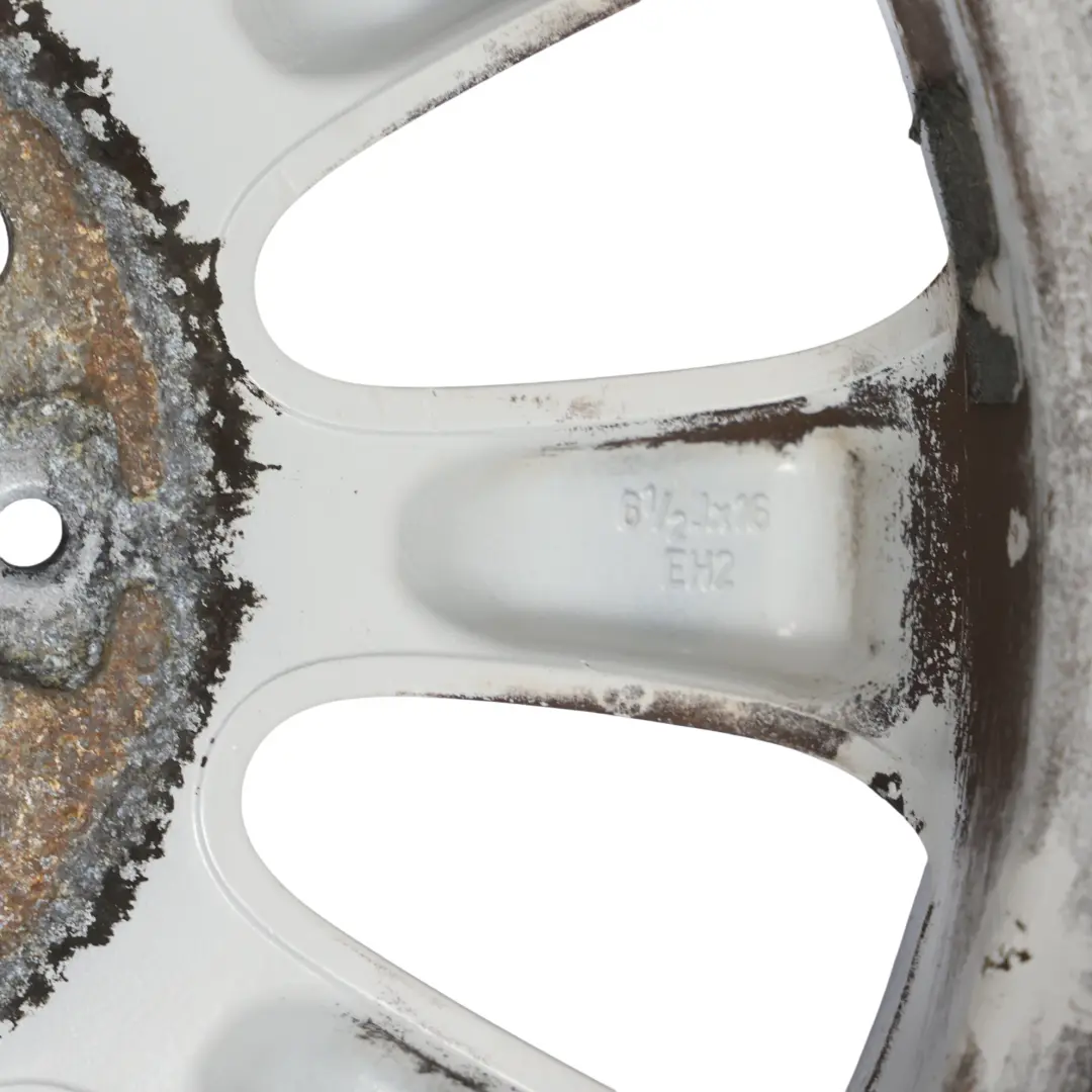 Cerchio ruota in lega 16" Spider Spoke 139 6,5J per BMW E81 E82 E87 E88 con numero di parte 6762887 BMW E81 E82 E87 E88 Cerchio ruota in lega 16" Spider Spoke 139 6,5J - SKU 6762887 - Numero di parte 6762887