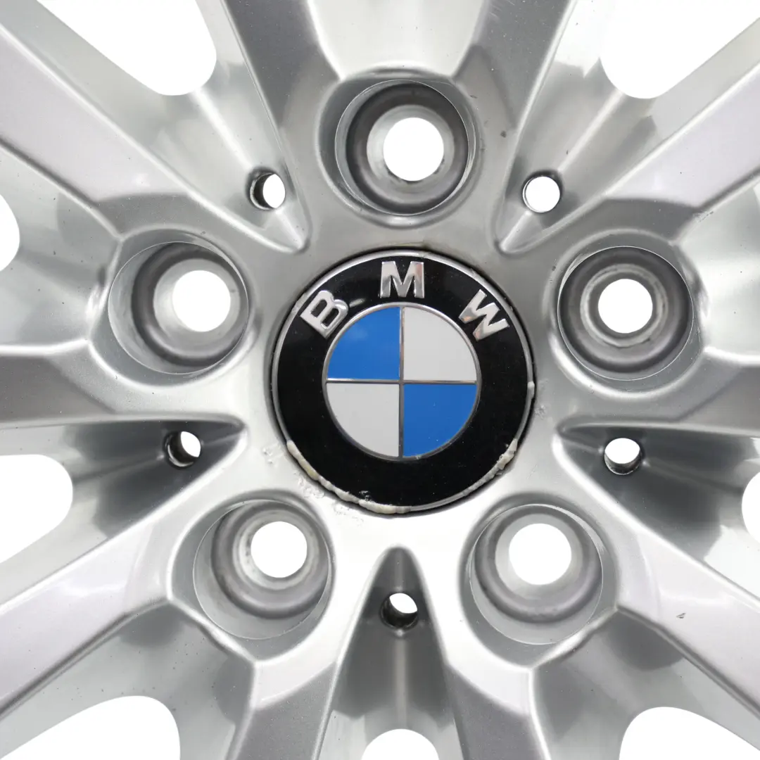 Argento cerchio in lega leggera 18" razze a V 328 8J ET:30 per BMW F06 F10 F11 con numero di parte 6790173 BMW F06 F10 F11 Argento cerchio in lega leggera 18" razze a V 328 8J ET:30 - SKU 6790173-3 - Numero di parte 6790173