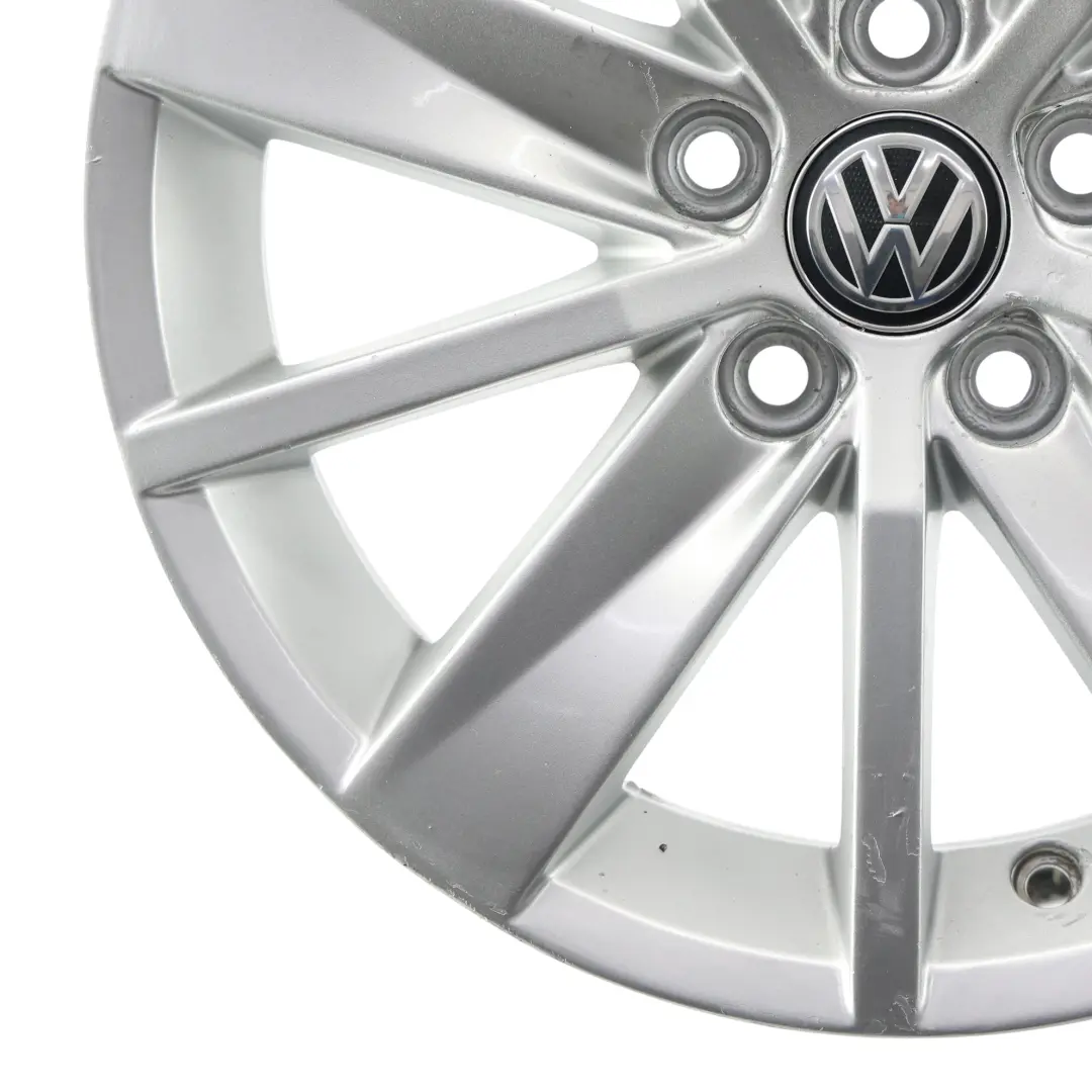 Srebrna Felga Aluminiowa 15" 6J ET:40 do Volkswagen Polo 6C o numerze 6C0601025 Volkswagen Polo 6C Srebrna Felga Aluminiowa 15" 6J ET:40 - SKU 6C0601025-1 - Numer Części 6C0601025