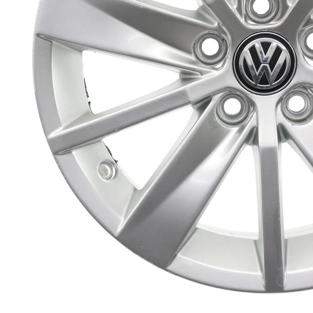 Jante En Alliage Argentée 15" 6J ET:40 pour Volkswagen Polo 6C à propos du numéro de pièce 6C0601025 Volkswagen Polo 6C Jante En Alliage Argentée 15" 6J ET:40 - SKU 6C0601025-2 - Numéro de pièce 6C0601025