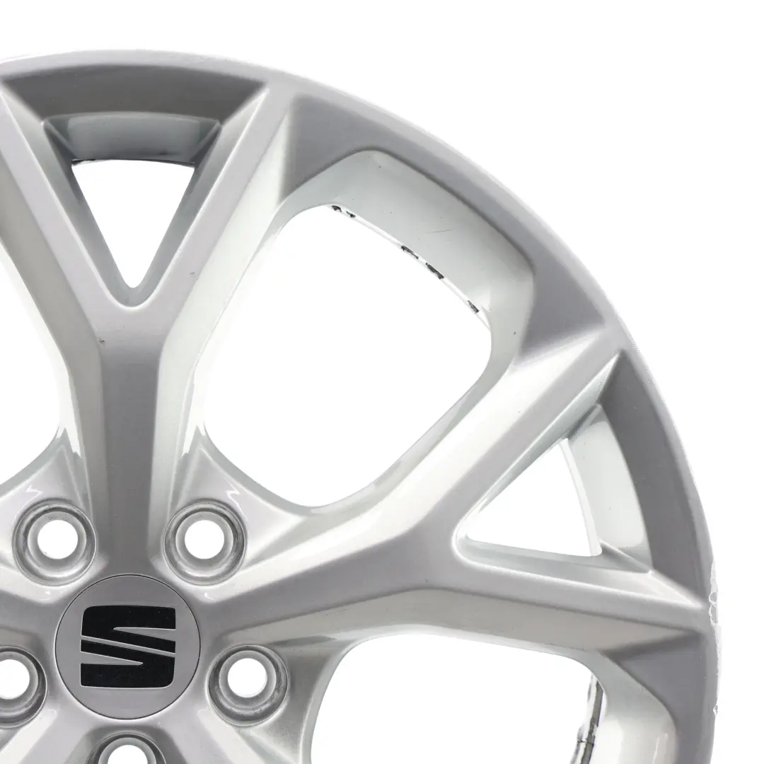 Llanta Aleación Plateada 17" 6.5J ET:48 para Seat Arona FR KJ7 con número de pieza 6F9601025H Seat Arona FR KJ7 Llanta Aleación Plateada 17" 6.5J ET:48 - SKU 6F9601025H-1 - Número de pieza 6F9601025H