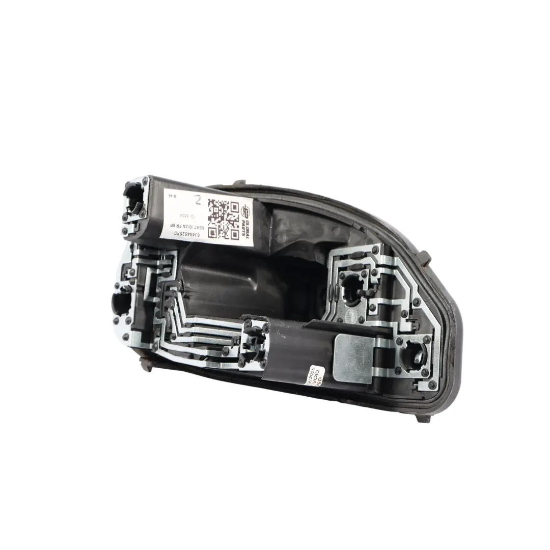 Seat Ibiza Mk4 6J Feu Arrière Porte Ampoule Boîtier Gauche - SKU 6J4945257C - Numéro de pièce 6J4945257C