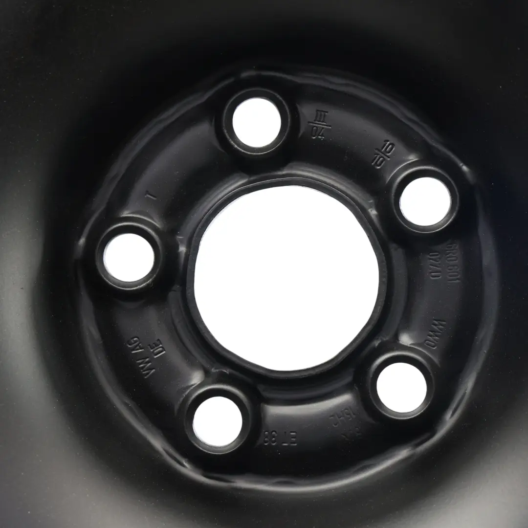 Felga Stalowa 15" 6J ET:38 do VW Volkswagen Polo 6R o numerze 6R0601027D VW Volkswagen Polo 6R Felga Stalowa 15" 6J ET:38 - SKU 6R0601027D-1 - Numer Części 6R0601027D