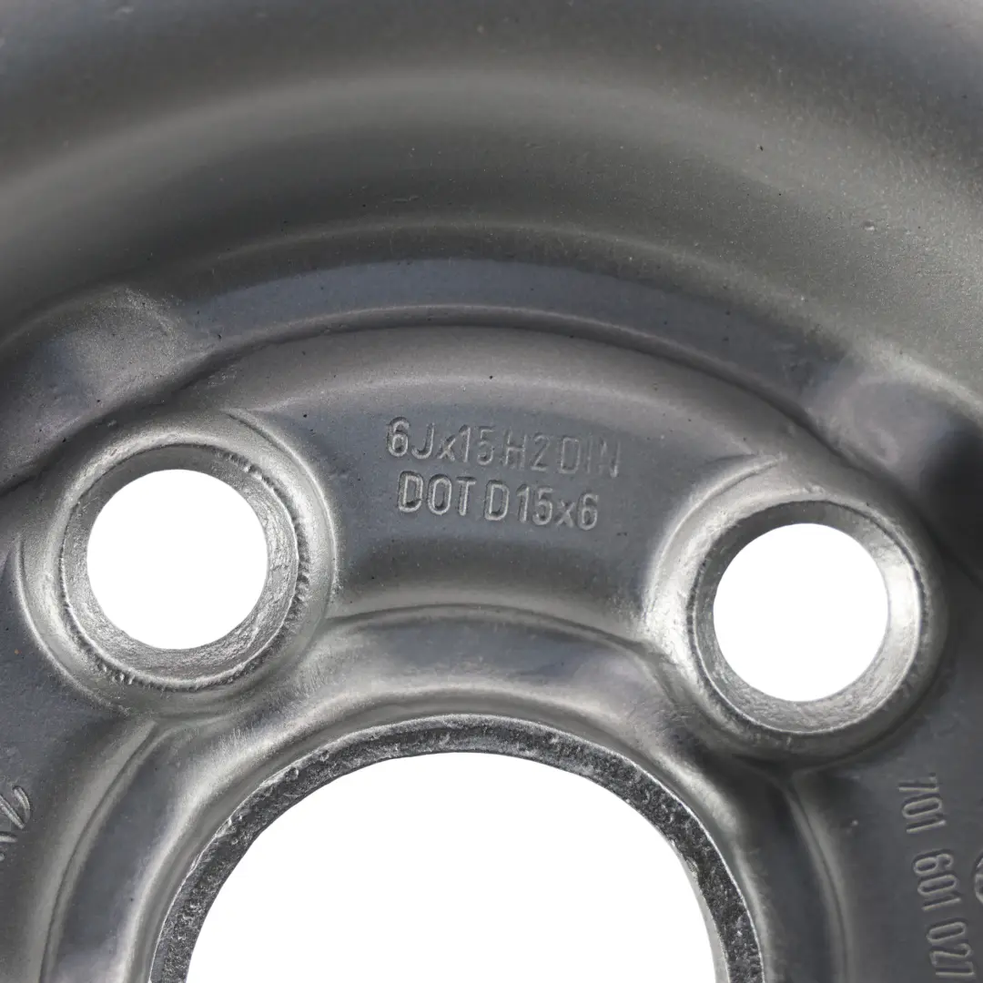 Llanta Acero 6J 15" ET:44 para Volkswagen Transporter T6 con número de pieza 701601027B Volkswagen Transporter T6 Llanta Acero 6J 15" ET:44 - SKU 701601027B - Número de pieza 701601027B