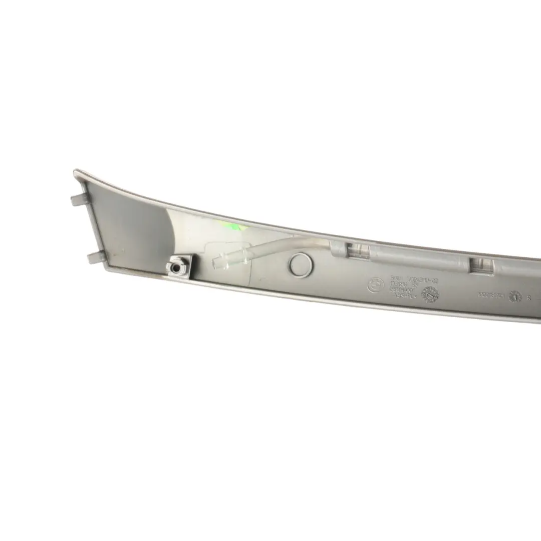 Listwa Ozdobna Panelu Drzwi Przedni Prawy do BMW E65 E66 E67 o numerze 7024310 BMW E65 E66 E67 Listwa Ozdobna Panelu Drzwi Przedni Prawy - SKU 7024310 - Numer Części 7024310