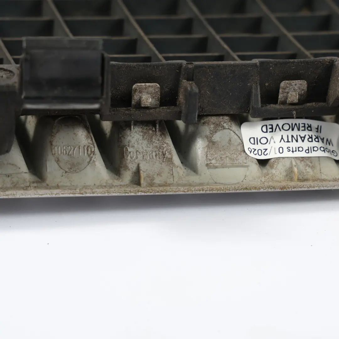 Grill Wlot Powietrza Lewy Titan Line do BMW X5 E53 o numerze 7124823 BMW X5 E53 Grill Wlot Powietrza Lewy Titan Line - SKU 7124823 - Numer Części 7124823