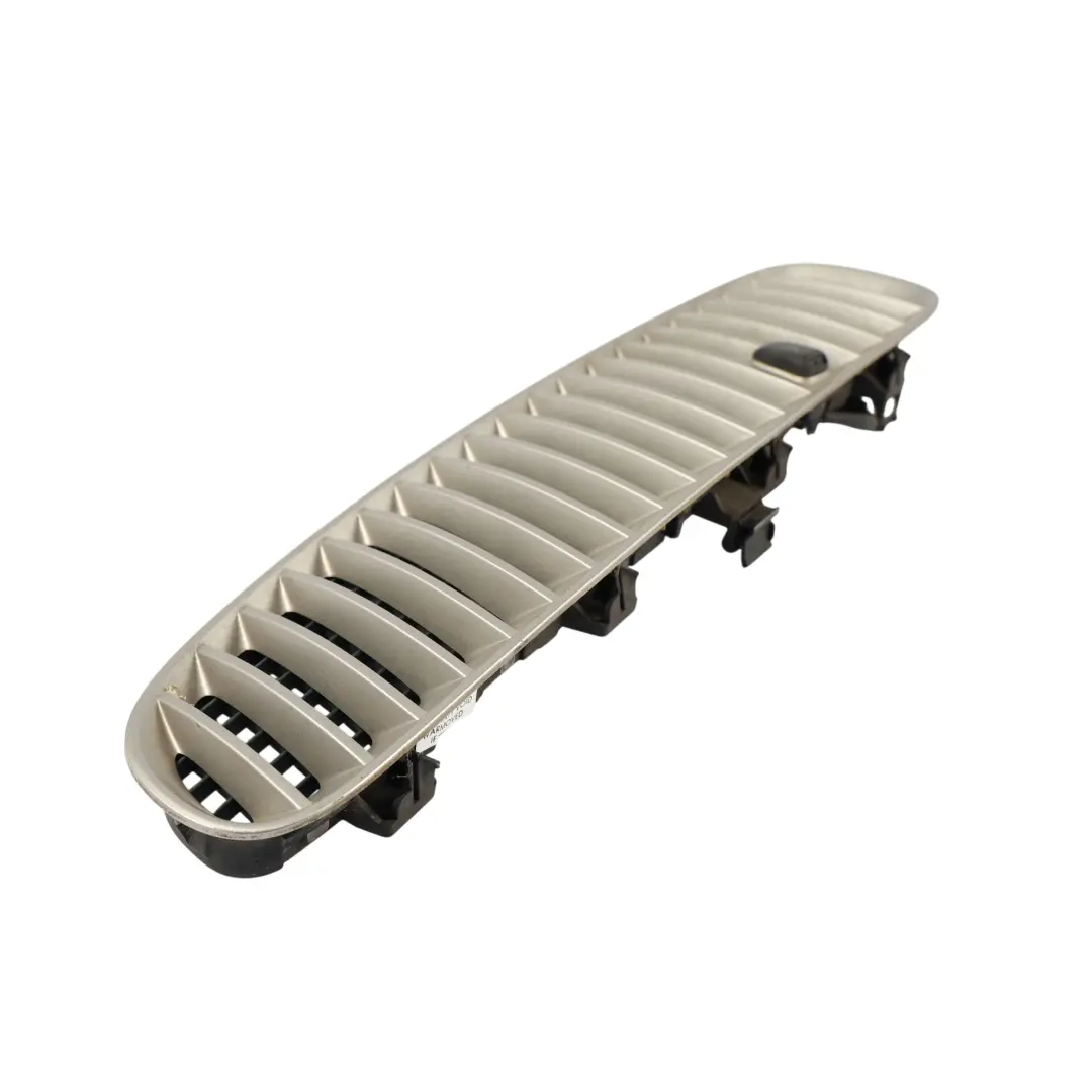 Parrilla Capó Air Vent Izquierda Parrilla Titan Line para BMW X5 E53 con número de pieza 7124823 BMW X5 E53 Parrilla Capó Air Vent Izquierda Parrilla Titan Line - SKU 7124823 - Número de pieza 7124823