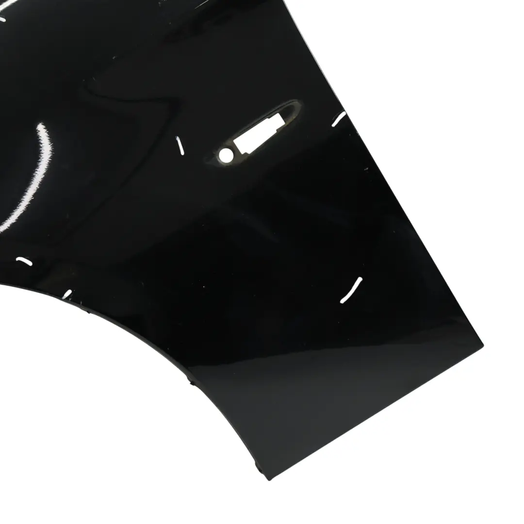 Błotnik Lewy Przód Skrzydło Black Sapphire Czarny Metalik - 475 do BMW E90 E91 o numerze 7135679 BMW E90 E91 Błotnik Lewy Przód Skrzydło Black Sapphire Czarny Metalik - 475 - SKU 7135679-BS2 - Numer Części 7135679