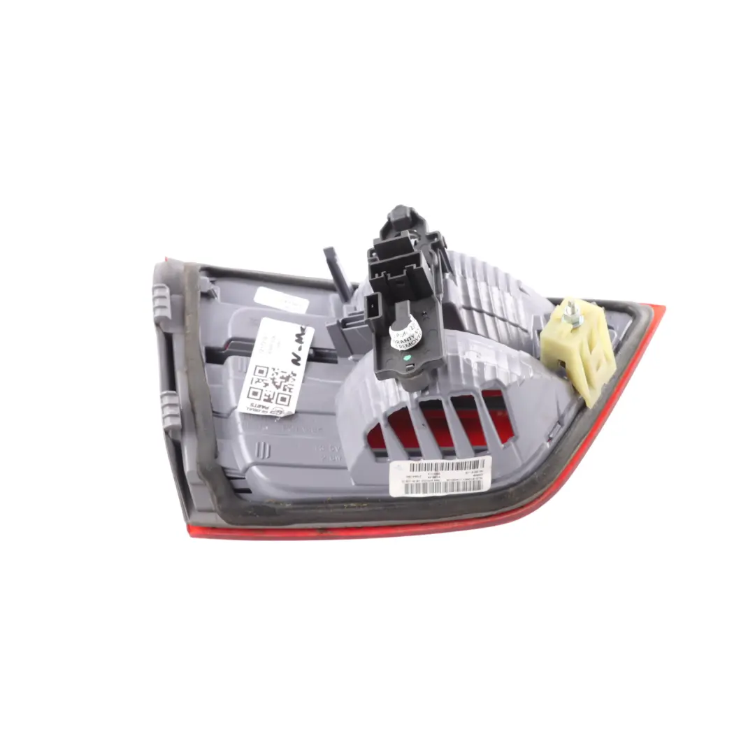 Fanale Posteriore Nel Bagagliaio Portellone Destro per BMW X3 F25 con numero di parte 7217310 BMW X3 F25 Fanale Posteriore Nel Bagagliaio Portellone Destro - SKU 7217310-1 - Numero di parte 7217310