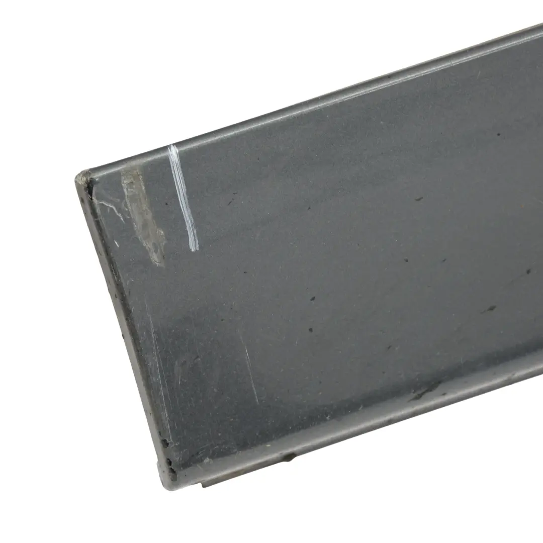 Striscia Davanzale Gonna Laterale Sinistra Mineralgrau Grigio - B39 per BMW F20 con numero di parte 7293553 BMW F20 Striscia Davanzale Gonna Laterale Sinistra Mineralgrau Grigio - B39 - SKU 7293553-MG - Numero di parte 7293553