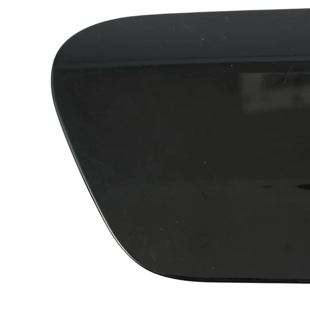 BMW F40 Couvercle De Trappe À Carburant Noir 2 - 668 - SKU 7454413-SCH - Numéro de pièce 7454413