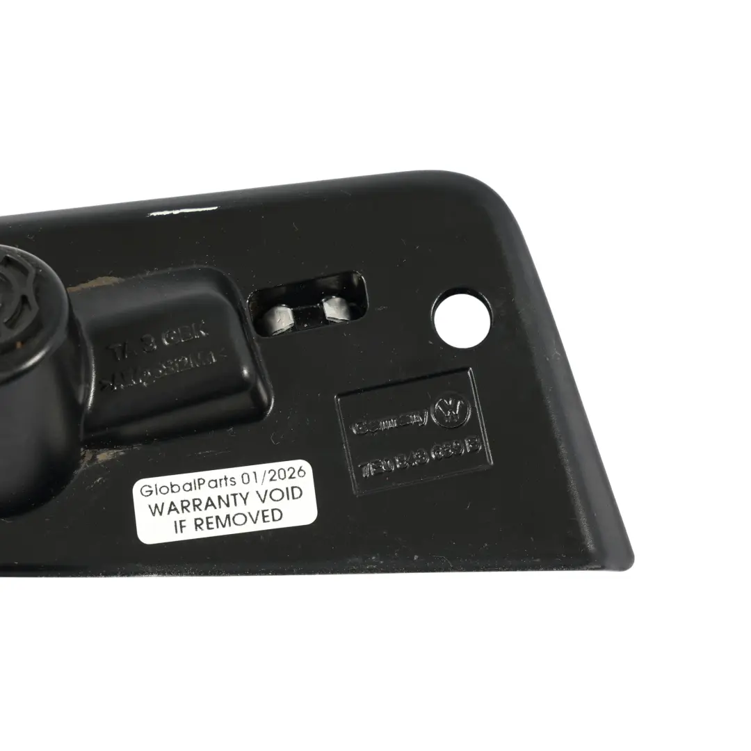 Zatrzask Drzwi Przesuwnych Dolny Lewy do Volkswagen Transporter T6 o numerze 7E0843639B Volkswagen Transporter T6 Zatrzask Drzwi Przesuwnych Dolny Lewy - SKU 7E0843639B - Numer Części 7E0843639B