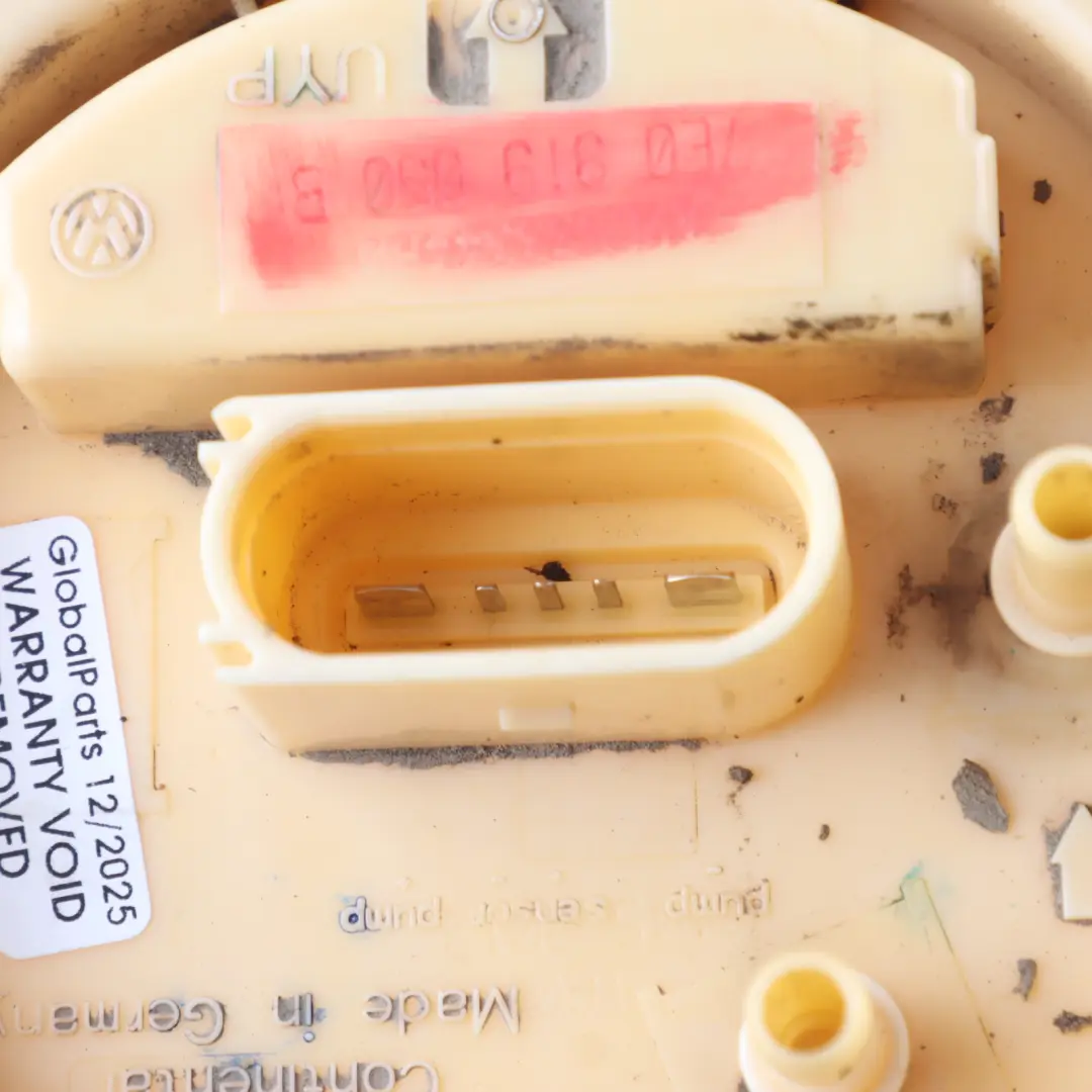 Pump Sender Unit to Volkswagen Transporter T5 2.0 TDI Fuel Tank with Part number 7E0919050B Volkswagen Transporter T5 2.0 TDI Fuel Tank Pump Sender Unit - SKU 7E0919050B - Part number 7E0919050B