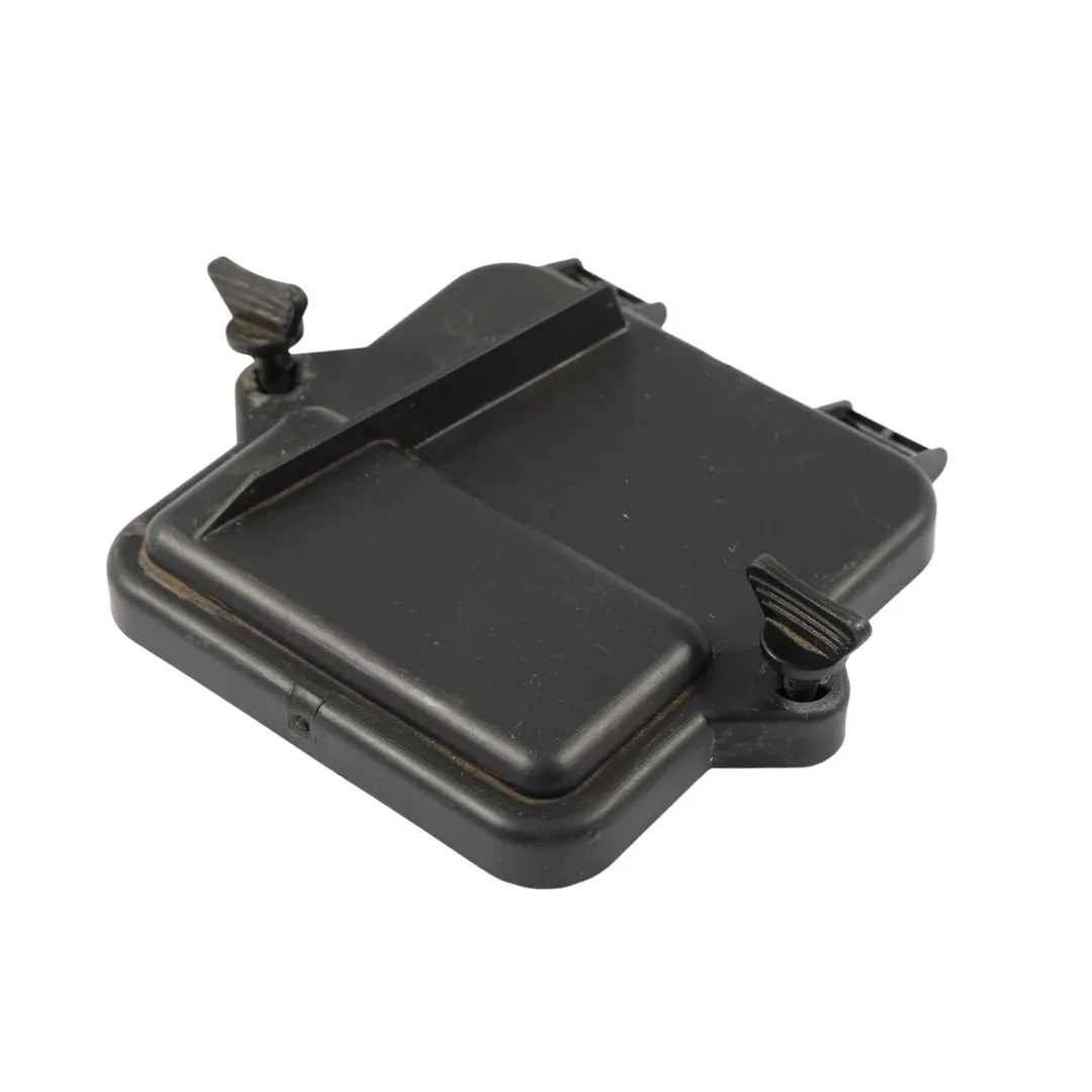 T6.1 Engine Bay Main Fuse Box Top Cover to Volkswagen Transporter with Part number 7H0907300 Volkswagen Transporter T6.1 Engine Bay Main Fuse Box Top Cover - SKU 7H0907300 - Part number 7H0907300