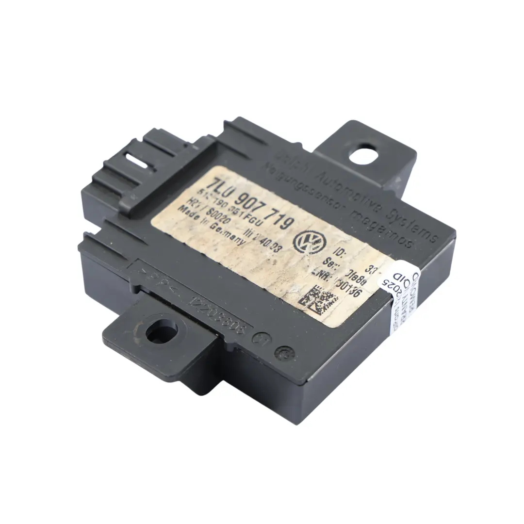 7L Anti Theft Alarm System Control Module Unit ECU to Volkswagen Touareg with Part number 7L0907719 Volkswagen Touareg 7L Anti Theft Alarm System Control Module Unit ECU - SKU 7L0907719 - Part number 7L0907719