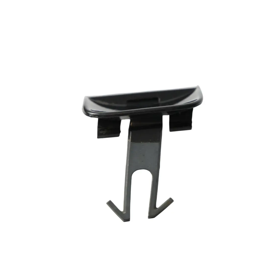 Occhio Traino Paraurti Posteriore Sinistro Basalt Black C9Z per Porsche Cayenne 9PA con numero di parte 7L5807449F Porsche Cayenne 9PA Occhio Traino Paraurti Posteriore Sinistro Basalt Black C9Z - SKU 7L5807449F-BAB - Numero di parte 7L5807449F