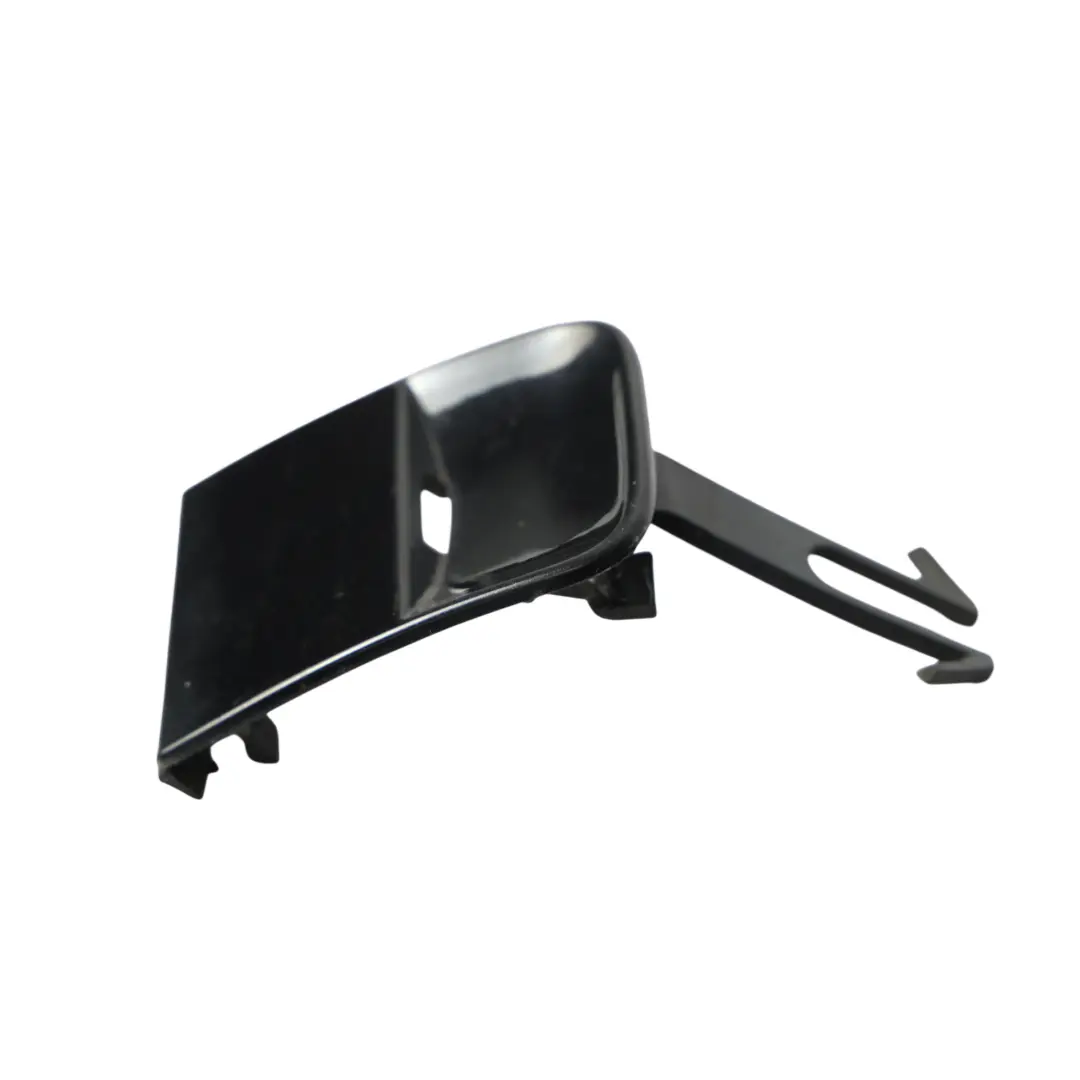 Occhio Traino Paraurti Posteriore Sinistro Basalt Black C9Z per Porsche Cayenne 9PA con numero di parte 7L5807449F Porsche Cayenne 9PA Occhio Traino Paraurti Posteriore Sinistro Basalt Black C9Z - SKU 7L5807449F-BAB - Numero di parte 7L5807449F