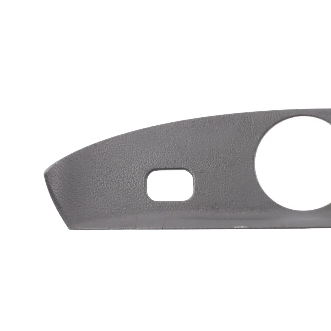 Panel Cubierta Limpiaparabrisas Portón Trasero para Porsche Cayenne 9PA con número de pieza 7L5867927 Porsche Cayenne 9PA Panel Cubierta Limpiaparabrisas Portón Trasero - SKU 7L5867927 - Número de pieza 7L5867927