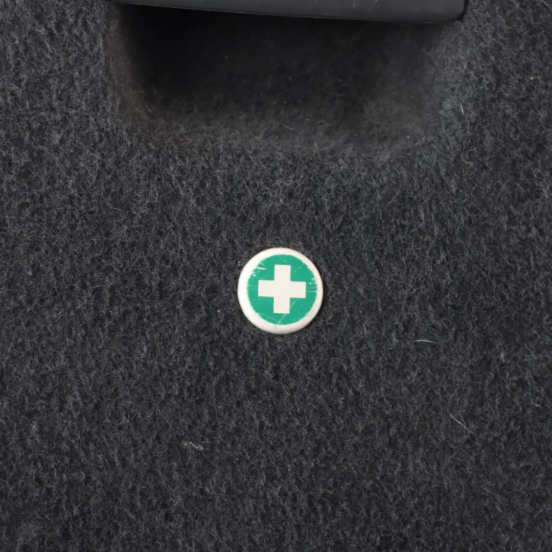 7L Heck Kofferraum Fach Abdeckung Panel Rechts für Volkswagen Touareg mit Teilenummer 7L6867038 Volkswagen Touareg 7L Heck Kofferraum Fach Abdeckung Panel Rechts - SKU 7L6867038 - Teilenummer 7L6867038