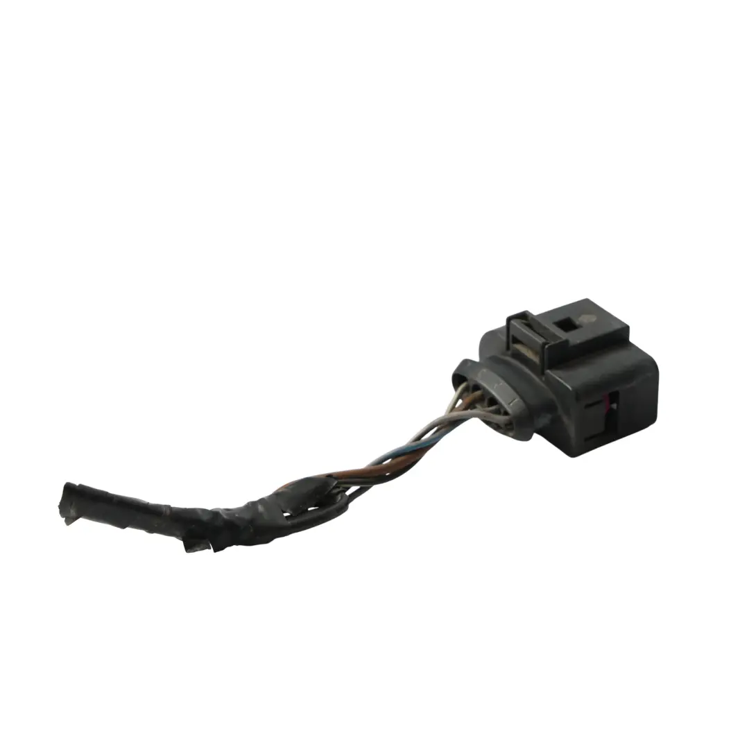 7L Fanale Posteriore Sinistro Presa Cablaggio per VW Volkswagen Touareg con numero di parte 7L6945095R VW Volkswagen Touareg 7L Fanale Posteriore Sinistro Presa Cablaggio - SKU 7L6945095R-2 - Numero di parte 7L6945095R