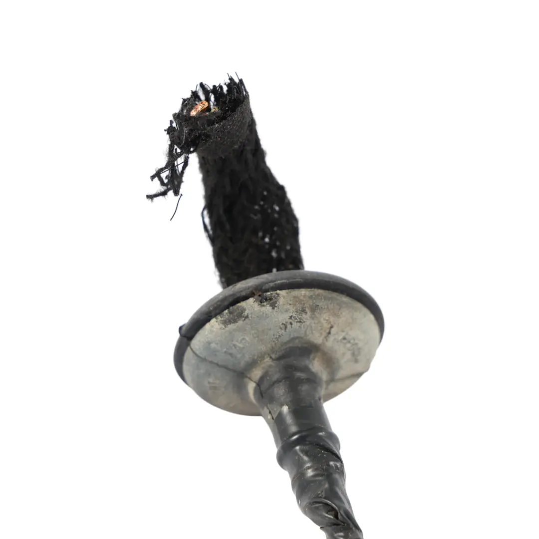 7L Fanale Posteriore Destro Presa Cablaggio per VW Volkswagen Touareg con numero di parte 7L6945096K VW Volkswagen Touareg 7L Fanale Posteriore Destro Presa Cablaggio - SKU 7L6945096K-2 - Numero di parte 7L6945096K