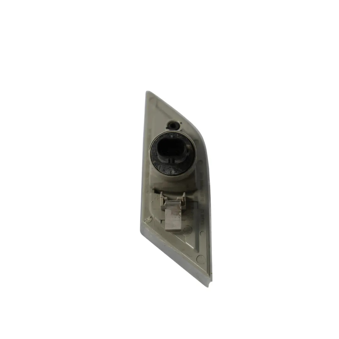 Indicatore Di Direzione Anteriore Destro per VW Volkswagen Transporter T6 con numero di parte 7LA949102 VW Volkswagen Transporter T6 Indicatore Di Direzione Anteriore Destro - SKU 7LA949102 - Numero di parte 7LA949102