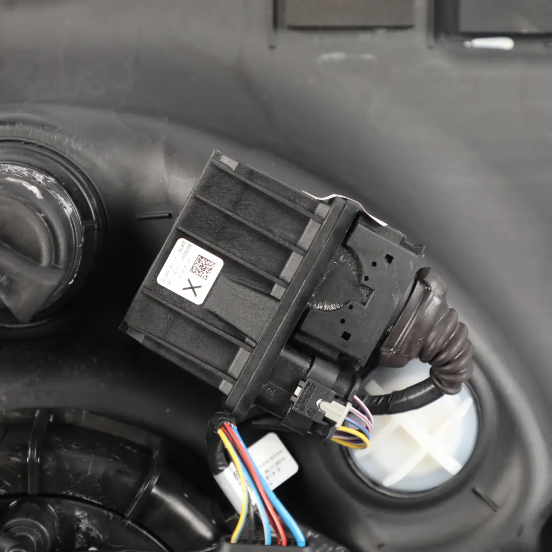 VW Volkswagen Touareg 7P AdBlue Tank Reservoir 3.0 TDI Diesel Engine - SKU 7P0131878 - Part number 7P0131878