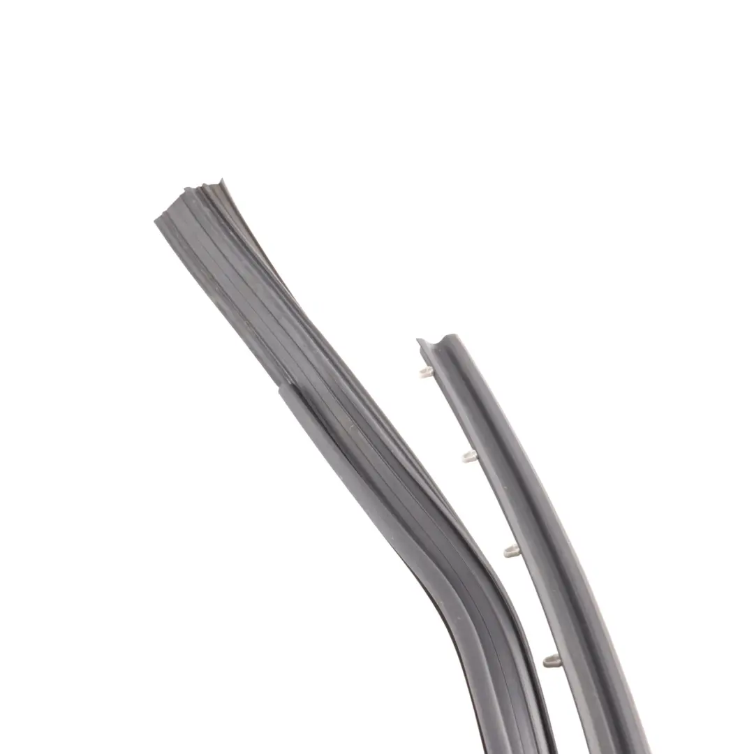 Volkswagen Touareg 7P Guide Vitre Porte Arrière Gauche Chromé - SKU 7P0839431L - Numéro de pièce 7P0839431L