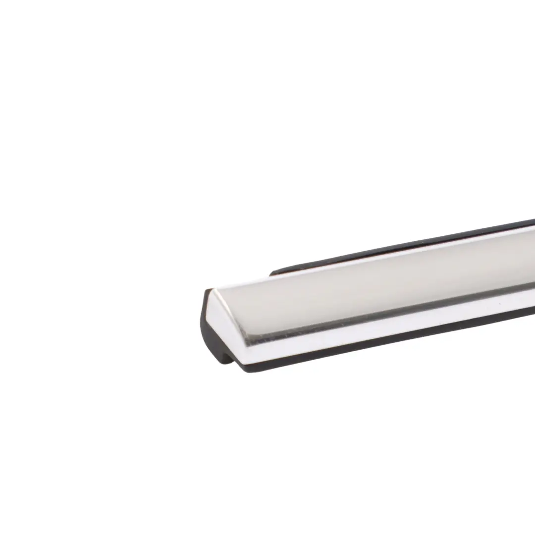Volkswagen Touareg 7P Moldura Ventana Puerta Trasera Derecha Aluminio - SKU 7P0839477E - Número de pieza 7P0839477E