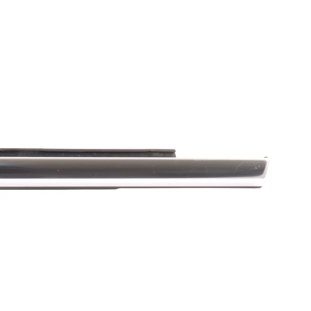 Volkswagen Touareg 7P Moldura Ventana Puerta Trasera Derecha Aluminio - SKU 7P0839477E - Número de pieza 7P0839477E