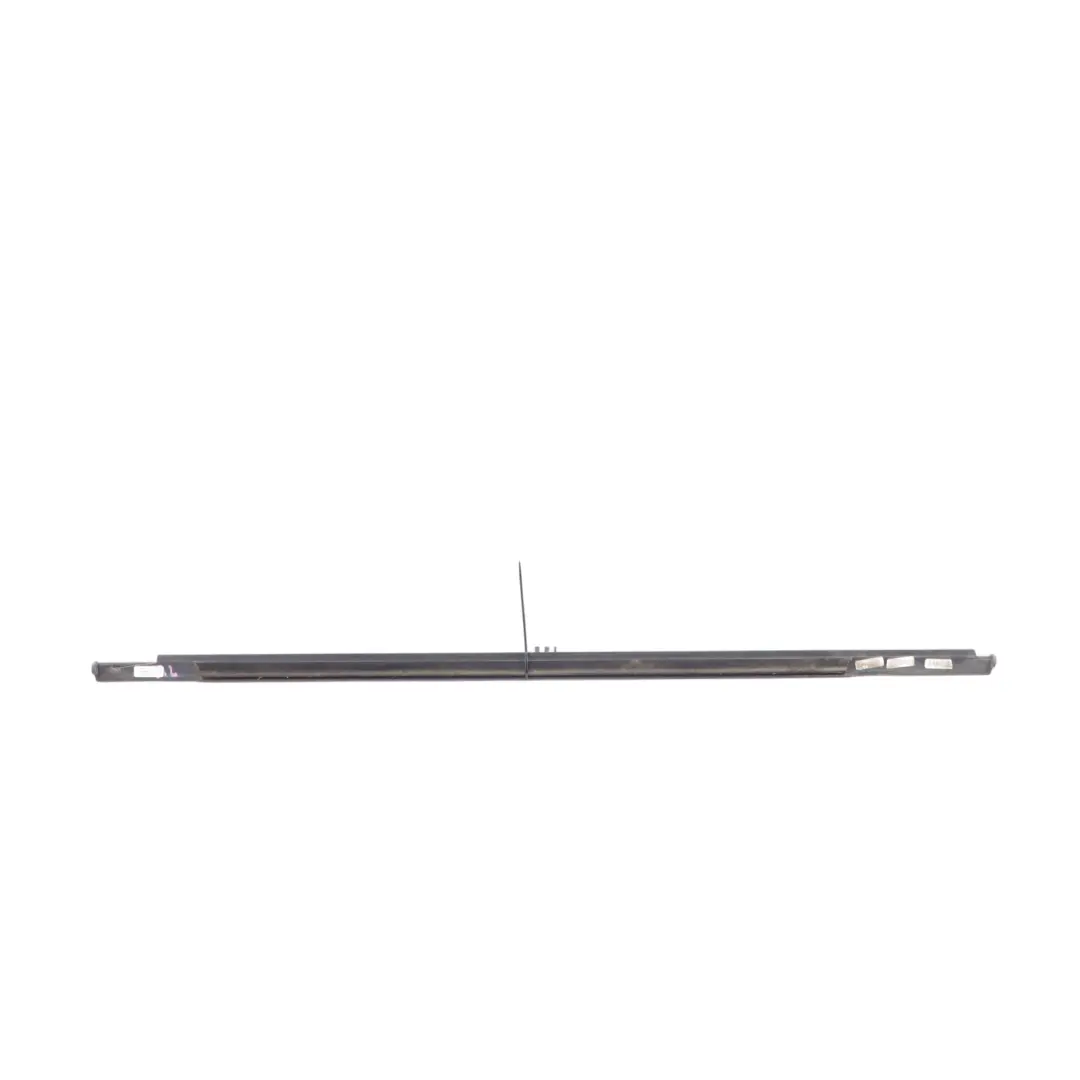 7P Moldura Ventana Puerta Trasera Derecha Aluminio para Volkswagen Touareg con número de pieza 7P0839477E Volkswagen Touareg 7P Moldura Ventana Puerta Trasera Derecha Aluminio - SKU 7P0839477E - Número de pieza 7P0839477E