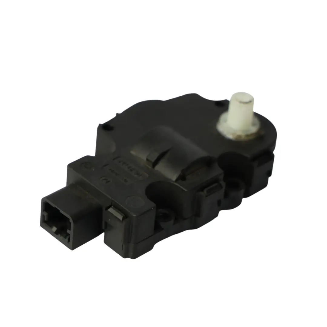 7P Servomotor Del Calentador Delantero para VW Volkswagen Touareg con número de pieza 7P0907511A VW Volkswagen Touareg 7P Servomotor Del Calentador Delantero - SKU 7P0907511A - Número de pieza 7P0907511A