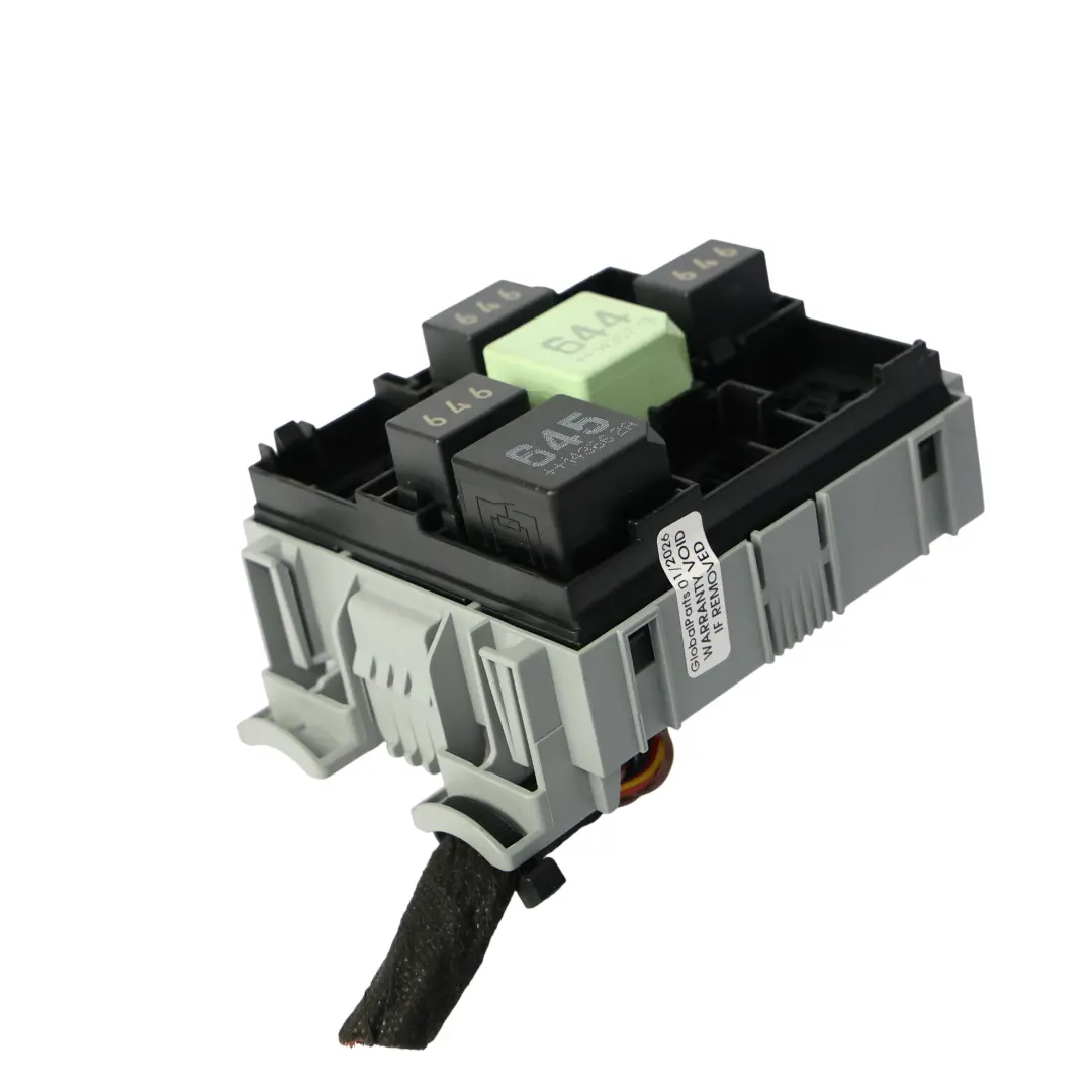 VW Volkswagen Touareg 7P Fuse Box Relay Control Module - SKU 7P0937211A-1 - Part number 7P0937211A