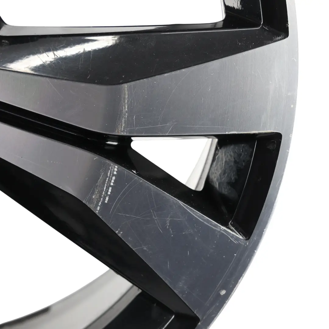 7P Silberne Leichtmetallfelge 20" 9J ET:57 für Volkswagen Touareg mit Teilenummer 7P6601025AL Volkswagen Touareg 7P Silberne Leichtmetallfelge 20" 9J ET:57 - SKU 7P6601025AL-1 - Teilenummer 7P6601025AL