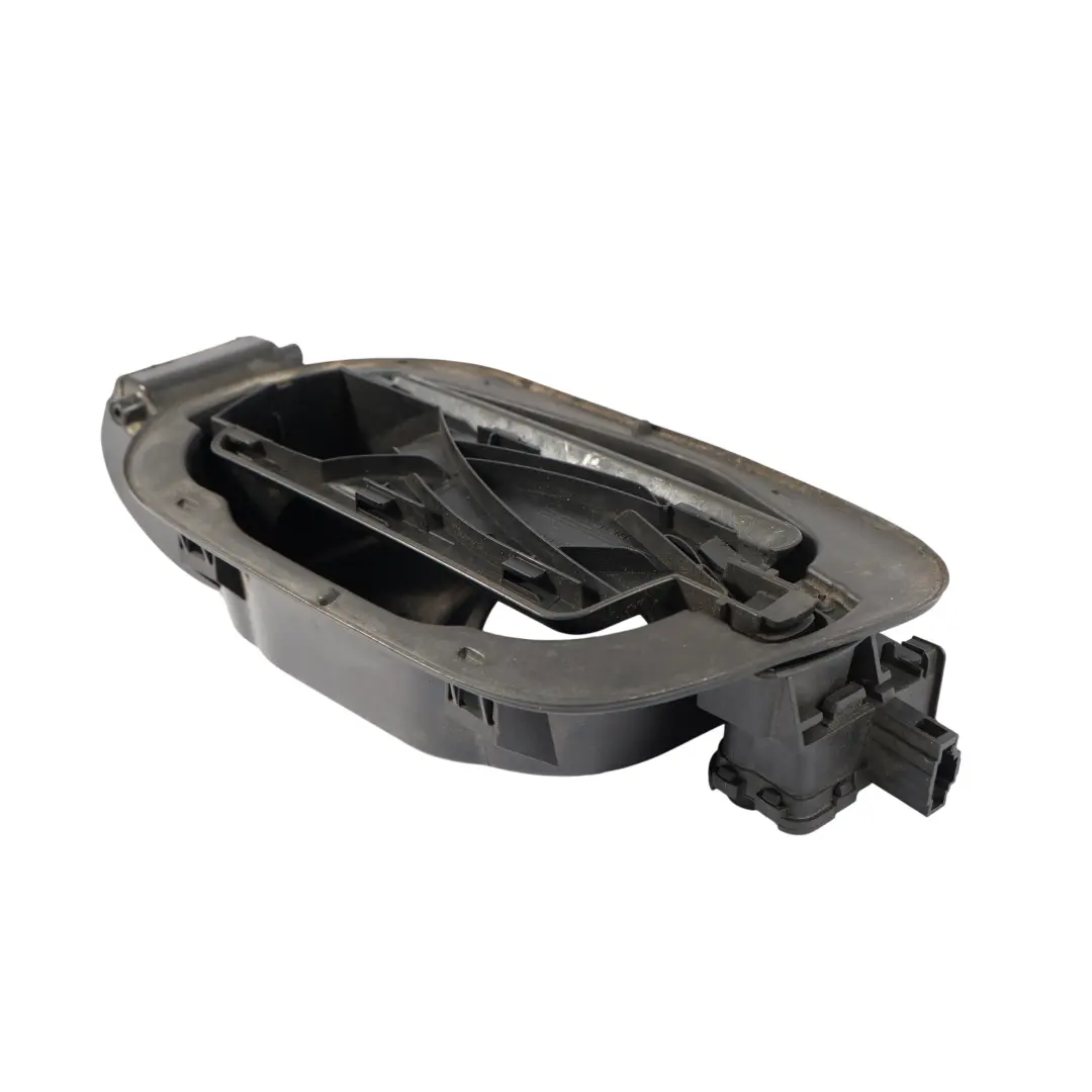 7P Embellecedor De La Tapa Del Depósito Combustible 7P6809857 para Volkswagen Touareg con número de pieza 7P6809857A Volkswagen Touareg 7P Embellecedor De La Tapa Del Depósito Combustible 7P6809857 - SKU 7P6809857A-1 - Número de pieza 7P6809857A