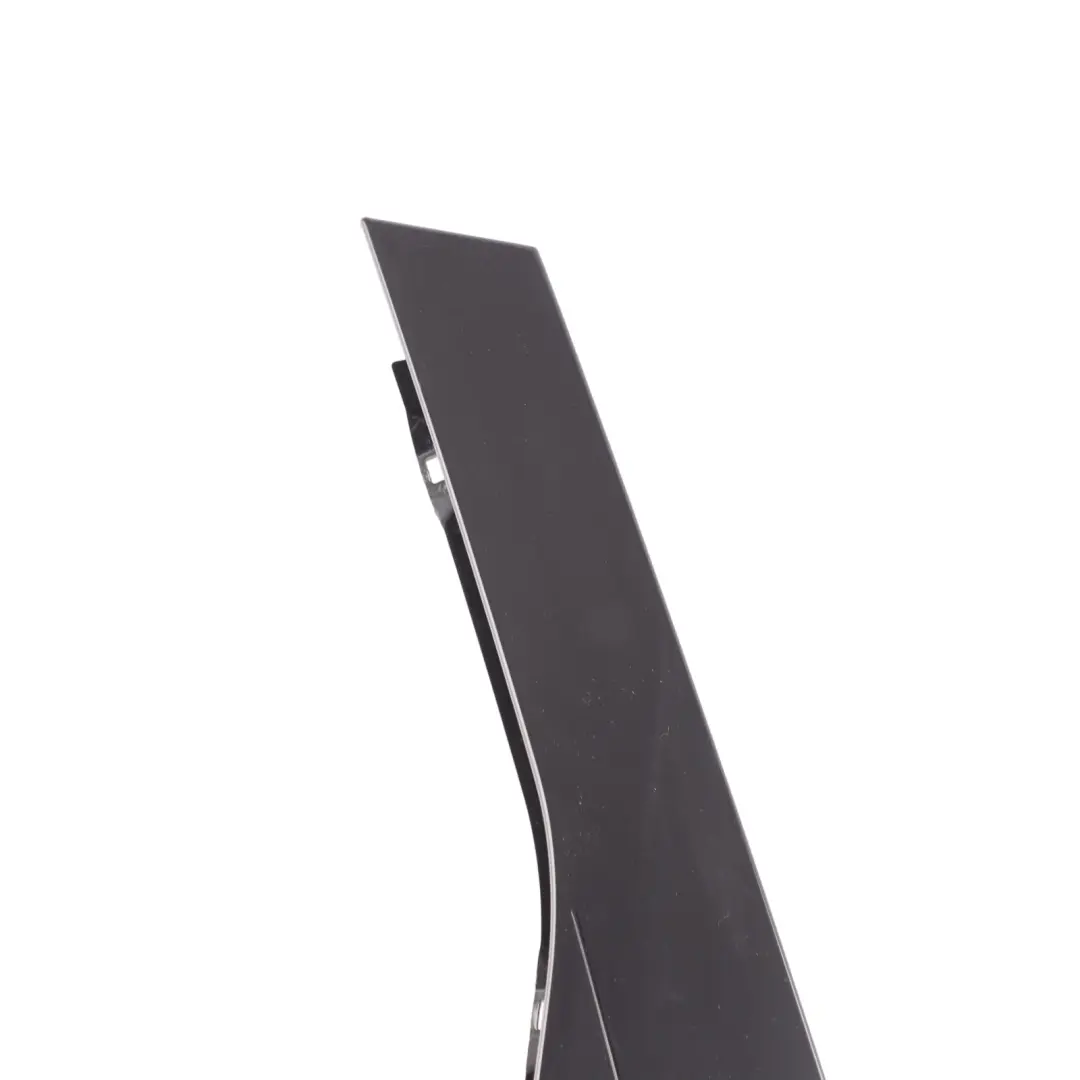 7P Ventana Trasera Marco Panel Tira Izquierda para Volkswagen Touareg con número de pieza 7P6839903 Volkswagen Touareg 7P Ventana Trasera Marco Panel Tira Izquierda - SKU 7P6839903 - Número de pieza 7P6839903