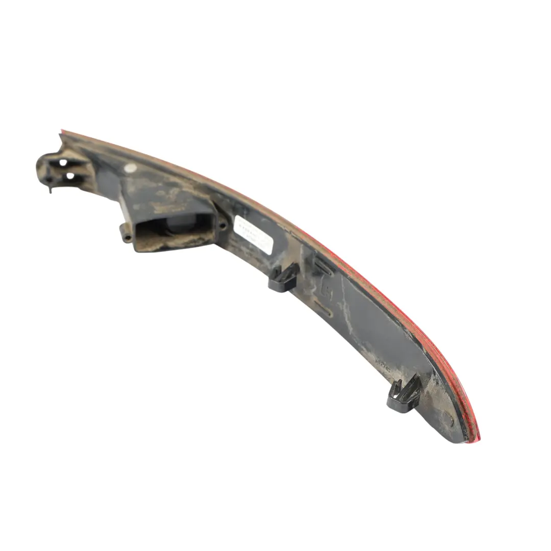 7P Parachoques Trasero Reflector Inferior Izquierdo para VW Touareg con número de pieza 7P6945701G VW Touareg 7P Parachoques Trasero Reflector Inferior Izquierdo - SKU 7P6945701G - Número de pieza 7P6945701G