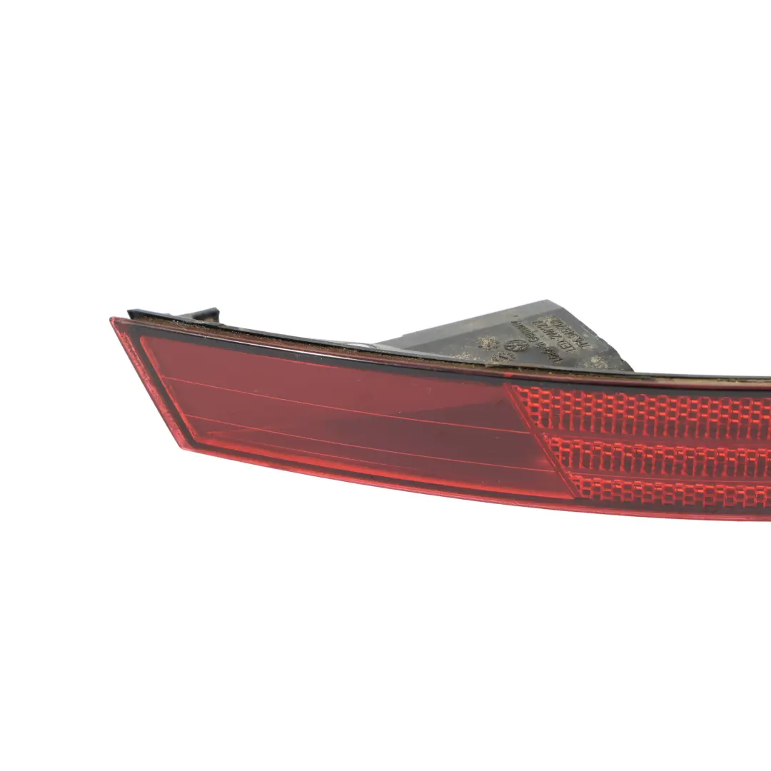 VW Touareg 7P Hintere Stoßstange Unterer Seiten Reflektor Rechts - SKU 7P6945702L - Teilenummer 7P6945702L
