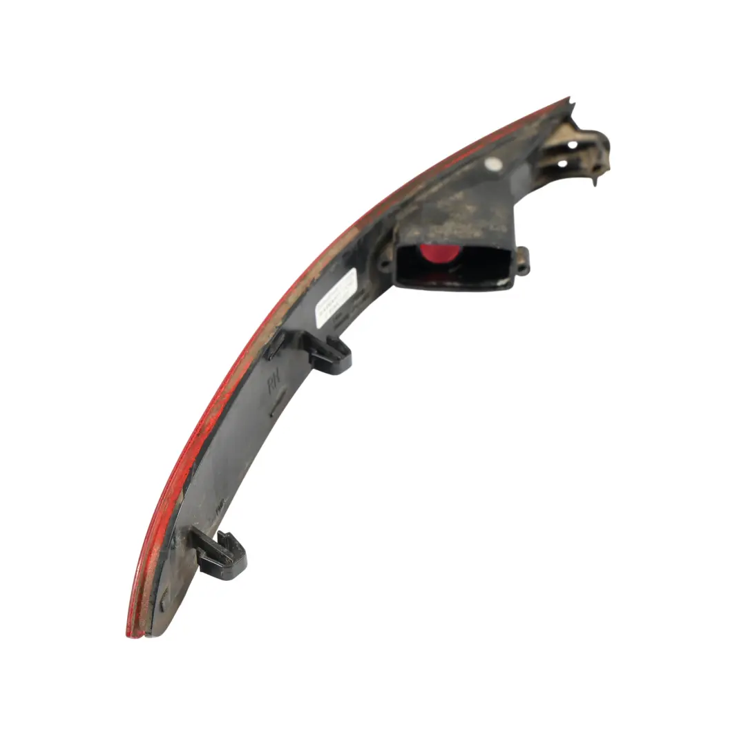 VW Touareg 7P Hintere Stoßstange Unterer Seiten Reflektor Rechts - SKU 7P6945702L - Teilenummer 7P6945702L