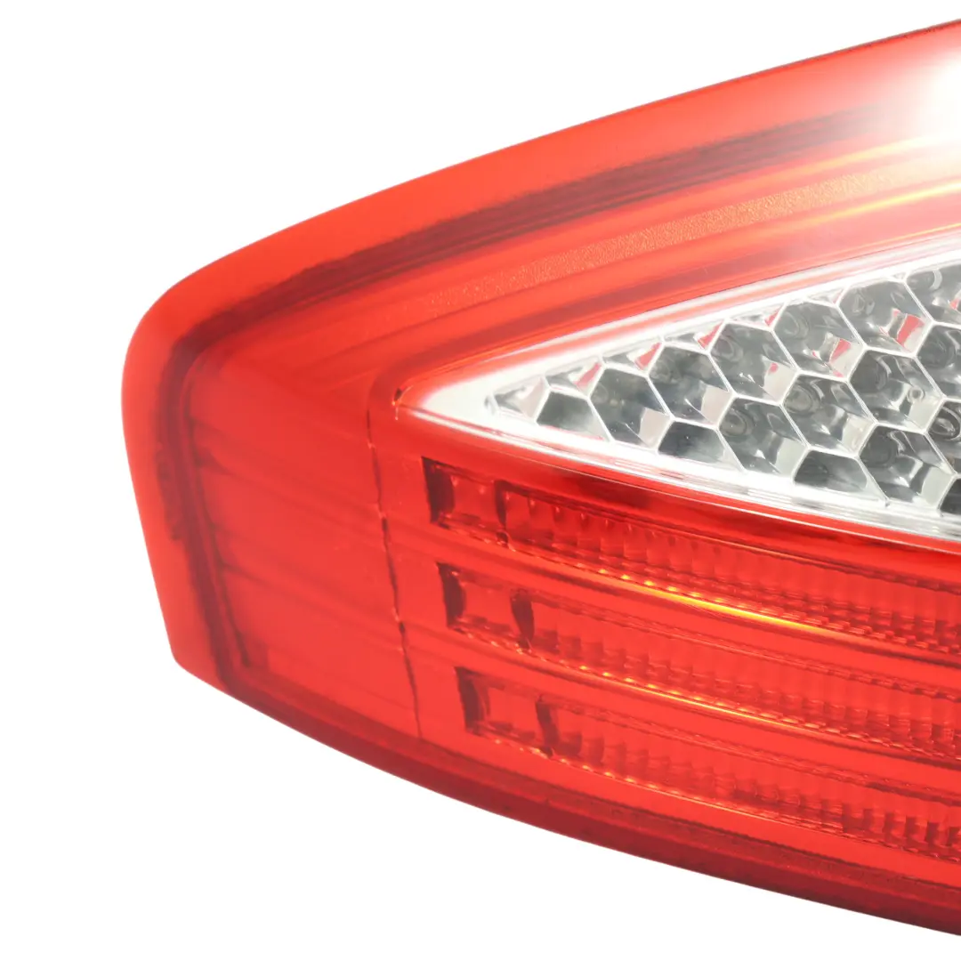 Mk4 Feu Arrière Extérieur Gauche pour Ford Mondeo à propos du numéro de pièce 7S71-13405-A Ford Mondeo Mk4 Feu Arrière Extérieur Gauche - SKU 7S71-13405-A - Numéro de pièce 7S71-13405-A