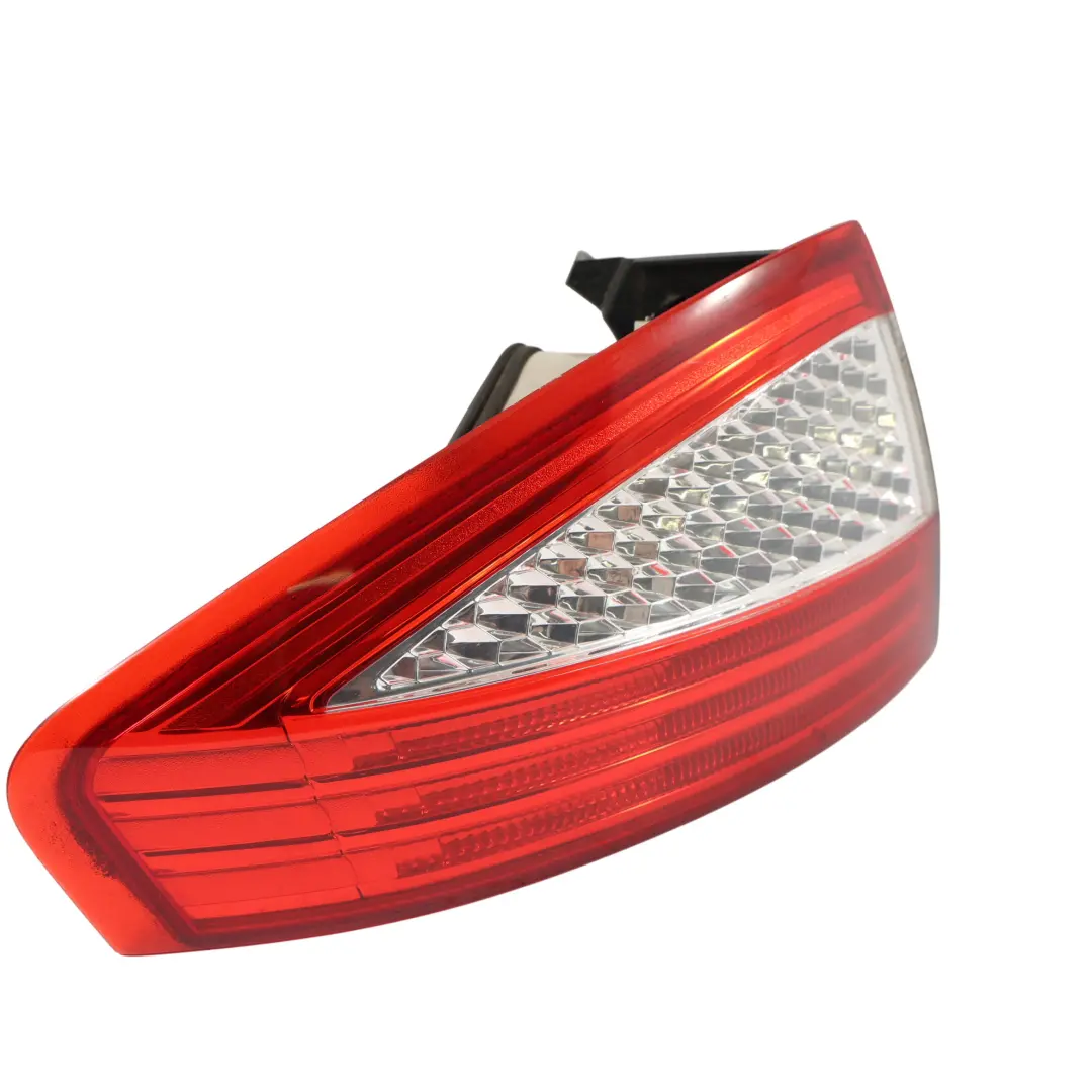 Ford Mondeo Mk4 Feu Arrière Extérieur Gauche - SKU 7S71-13405-A - Numéro de pièce 7S71-13405-A