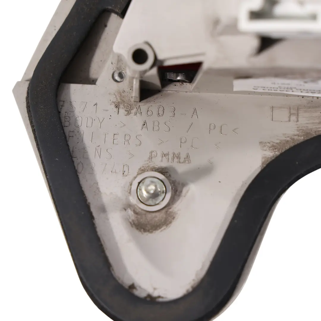 Ford Mondeo Mk4 Portellone Posteriore Luce Interna Sinistra - SKU 7S71-13A603-A - Numero di parte 7S71-13A603-A