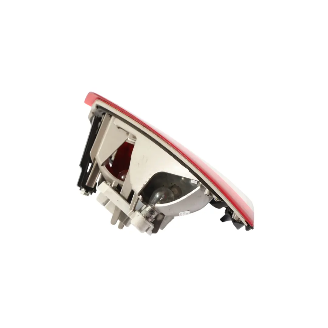 Mk4 Portellone Posteriore Luce Interna Sinistra per Ford Mondeo con numero di parte 7S71-13A603-A Ford Mondeo Mk4 Portellone Posteriore Luce Interna Sinistra - SKU 7S71-13A603-A - Numero di parte 7S71-13A603-A