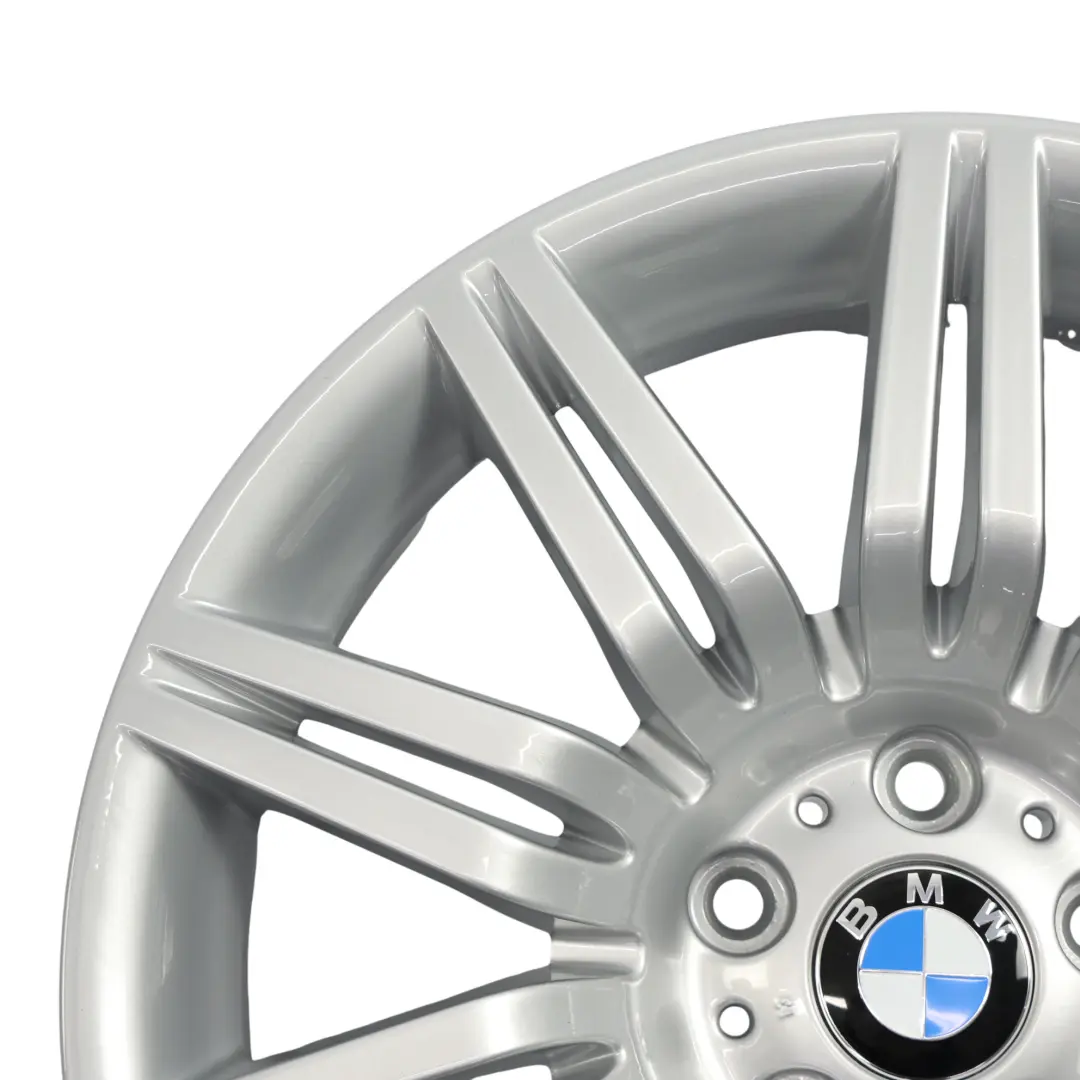 Felga Aluminiowa Tylna Srebrna 19" 9,5J ET:32 do BMW E60 E61 o numerze 8036949 BMW E60 E61 Felga Aluminiowa Tylna Srebrna 19" 9,5J ET:32 - SKU 8036949 - Numer Części 8036949