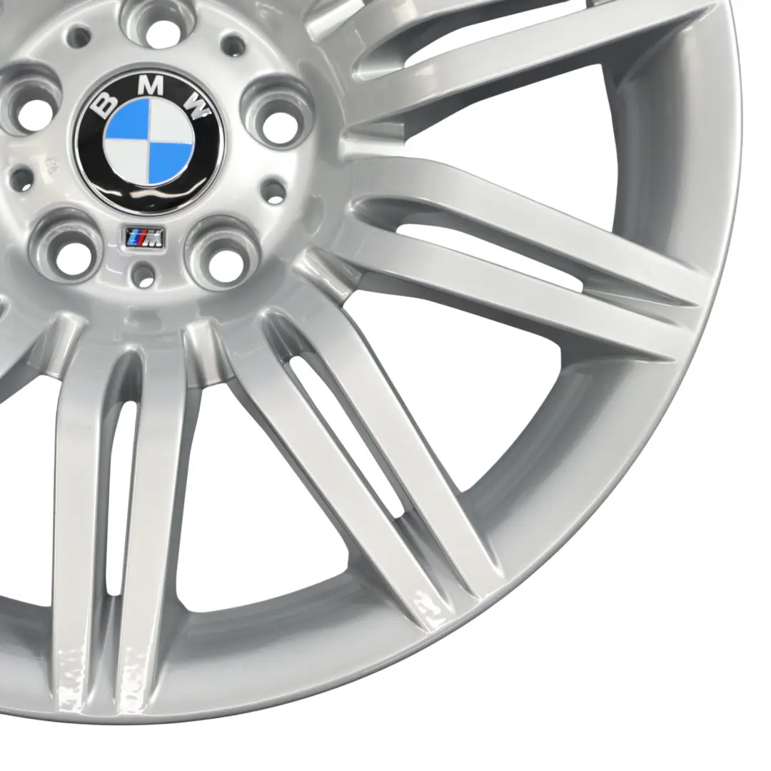 Jante Arrière Alliage Argentée 19" 9,5J ET:32 M Double Rayon pour BMW E60 E61 à propos du numéro de pièce 8036949 BMW E60 E61 Jante Arrière Alliage Argentée 19" 9,5J ET:32 M Double Rayon - SKU 8036949 - Numéro de pièce 8036949