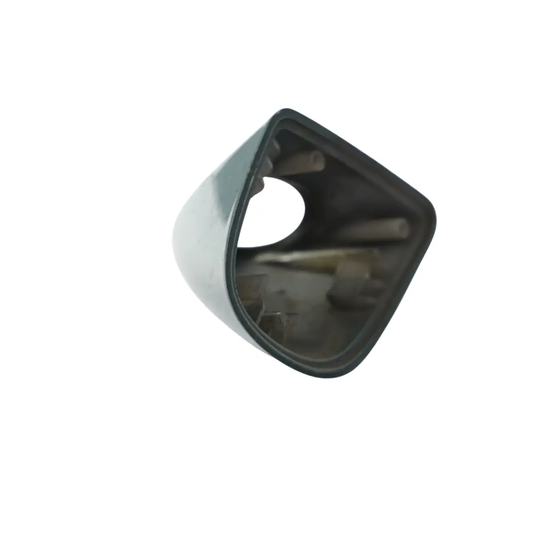 Osłona Dyszy Spryskiwacza Reflektora Prawa Szara do BMW X5 E53 o numerze 8252746 BMW X5 E53 Osłona Dyszy Spryskiwacza Reflektora Prawa Szara - SKU 8252746-GG1 - Numer Części 8252746