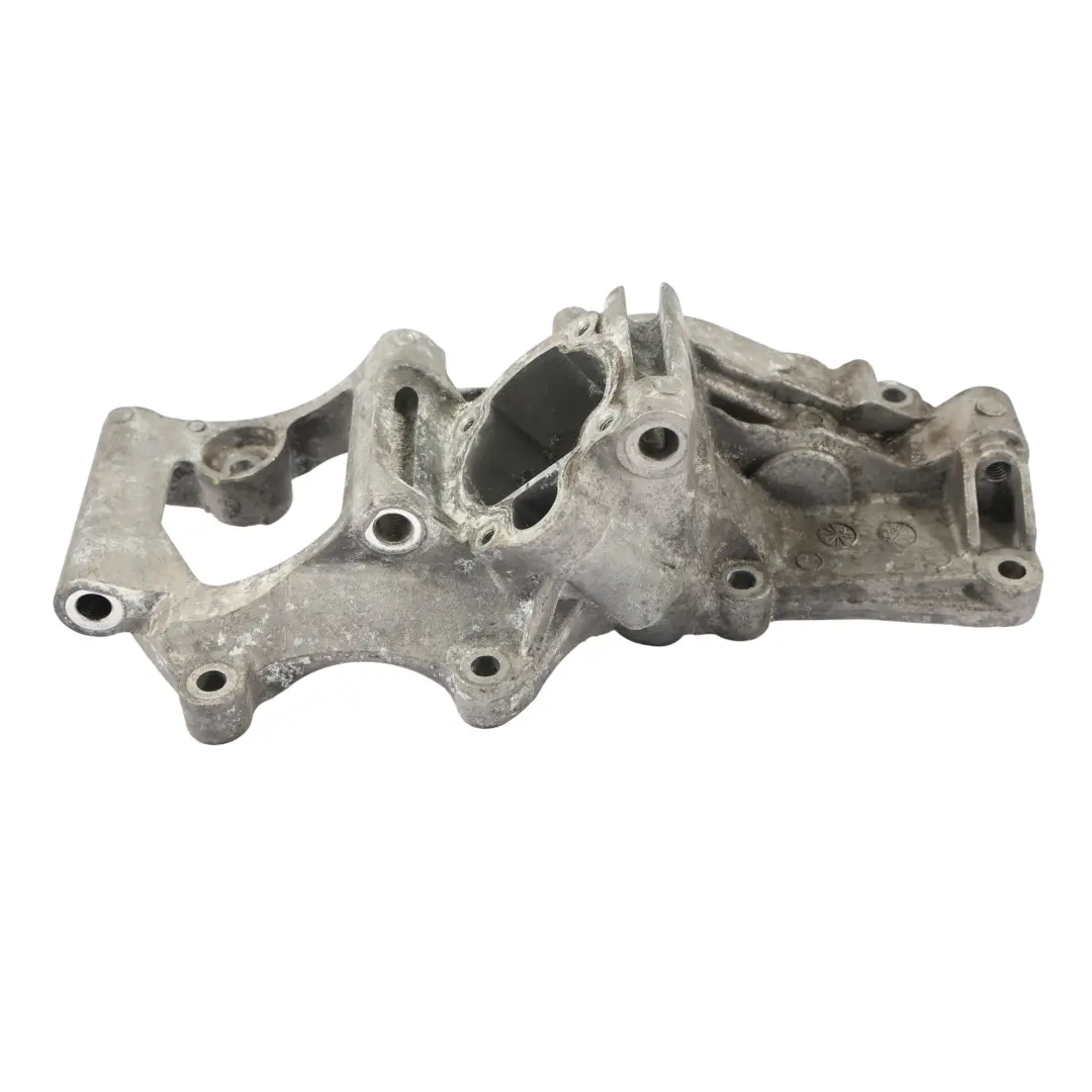 Soporte De La Bomba De Agua Refrigerante Del Motor 8576281 para BMW F45 Mini F60 con número de pieza 8472053 BMW F45 Mini F60 Soporte De La Bomba De Agua Refrigerante Del Motor 8576281 - SKU 8472053 - Número de pieza 8472053