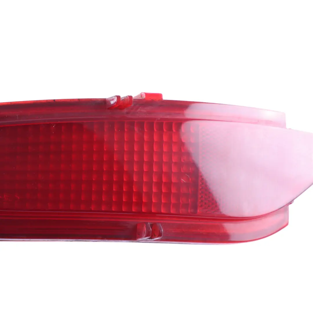 Reflector Parachoques Trasero Rojo Izquierdo para Ford Fiesta Mk7 con número de pieza 8A61-17E847-AB Ford Fiesta Mk7 Reflector Parachoques Trasero Rojo Izquierdo - SKU 8A61-17E847-AB - Número de pieza 8A61-17E847-AB