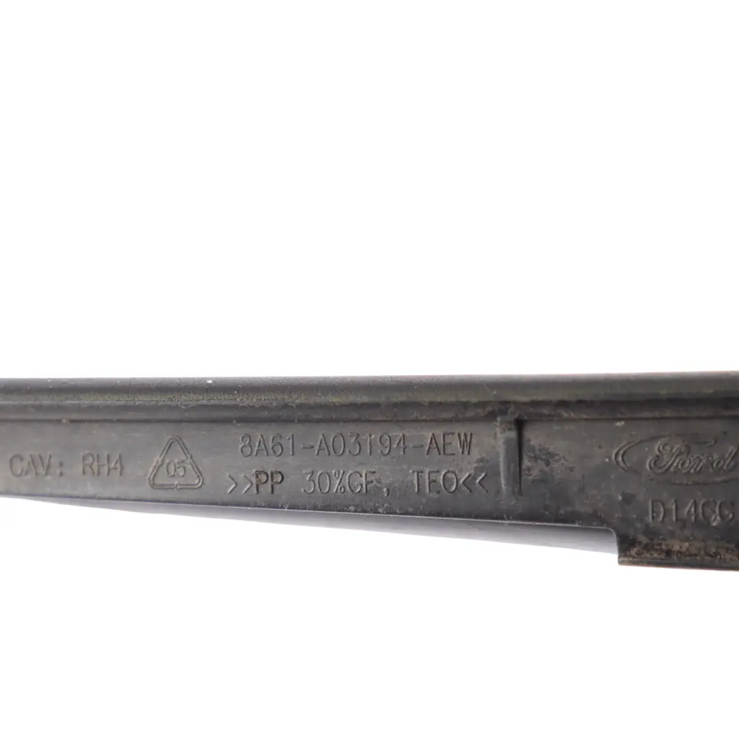 Moldura Burlete Parabrisas Derecha para Ford Fiesta Mk7 con número de pieza 8A61-A03194-AEW Ford Fiesta Mk7 Moldura Burlete Parabrisas Derecha - SKU 8A61-A03194-AEW - Número de pieza 8A61-A03194-AEW